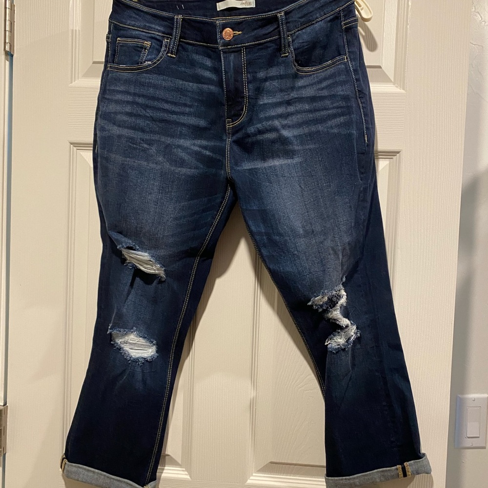 NWT Daytrip Curvy Fit Capri’s